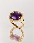 Bague dorée Muette en plaqué or 3 microns avec pierre violette, vue de face – Jossepo