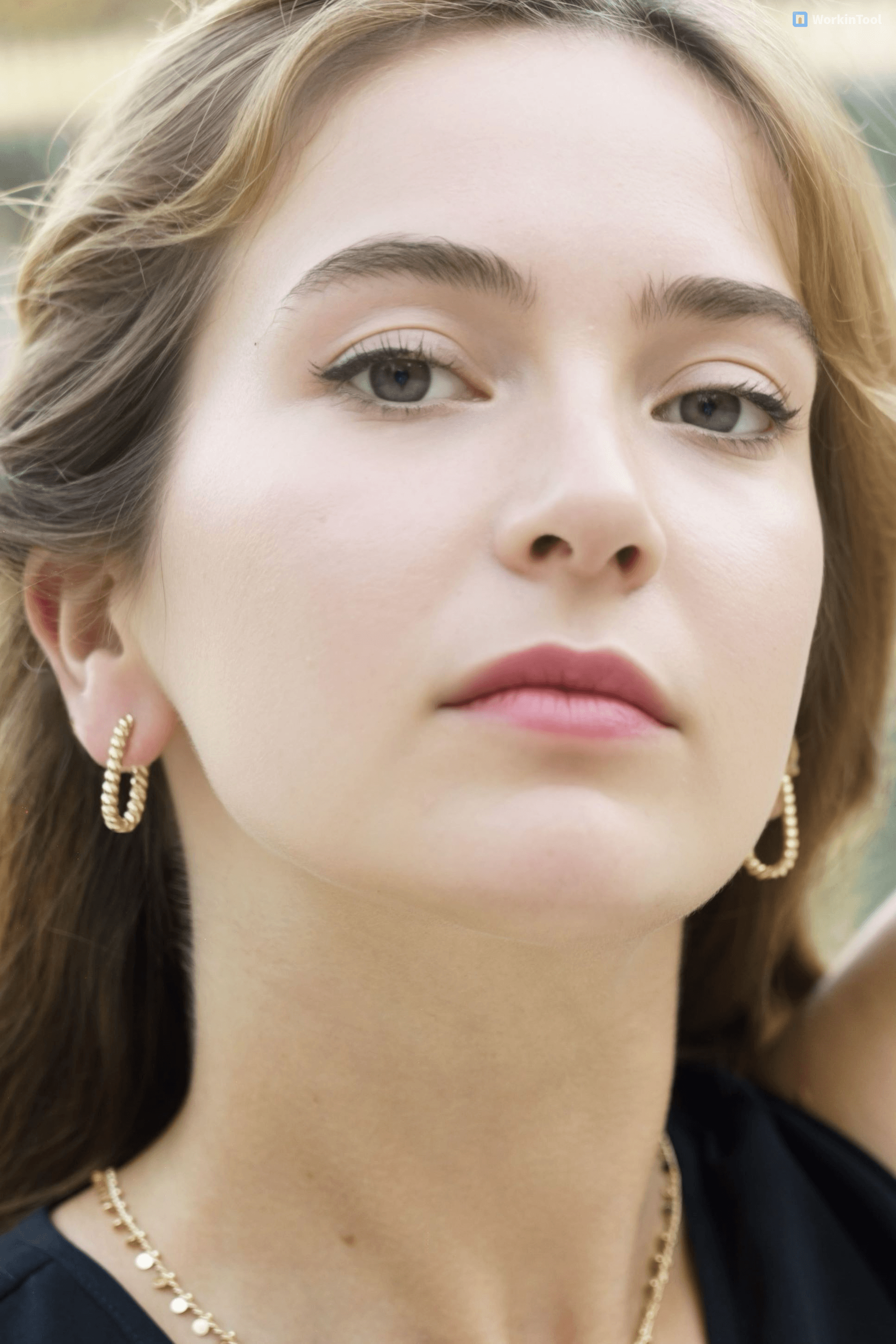 Boucles Mathilde forme ovale torsadée finition or 18 carats – Jossepo