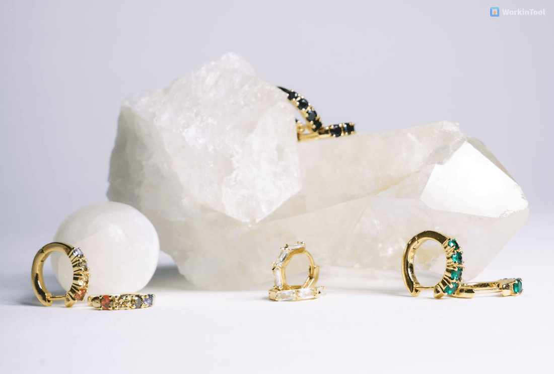 Mini créoles Héloïse dorées, forme géométrique et éclat raffiné – Jossepo