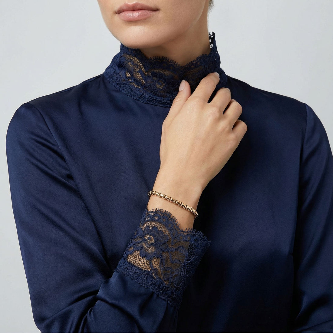 Détail de la maille du bracelet Fatima en plaqué or 18 carats – Jossepo