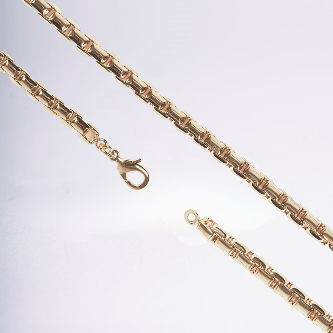 Bracelet Fatima en plaqué or 18 carats sur fond clair – Jossepo