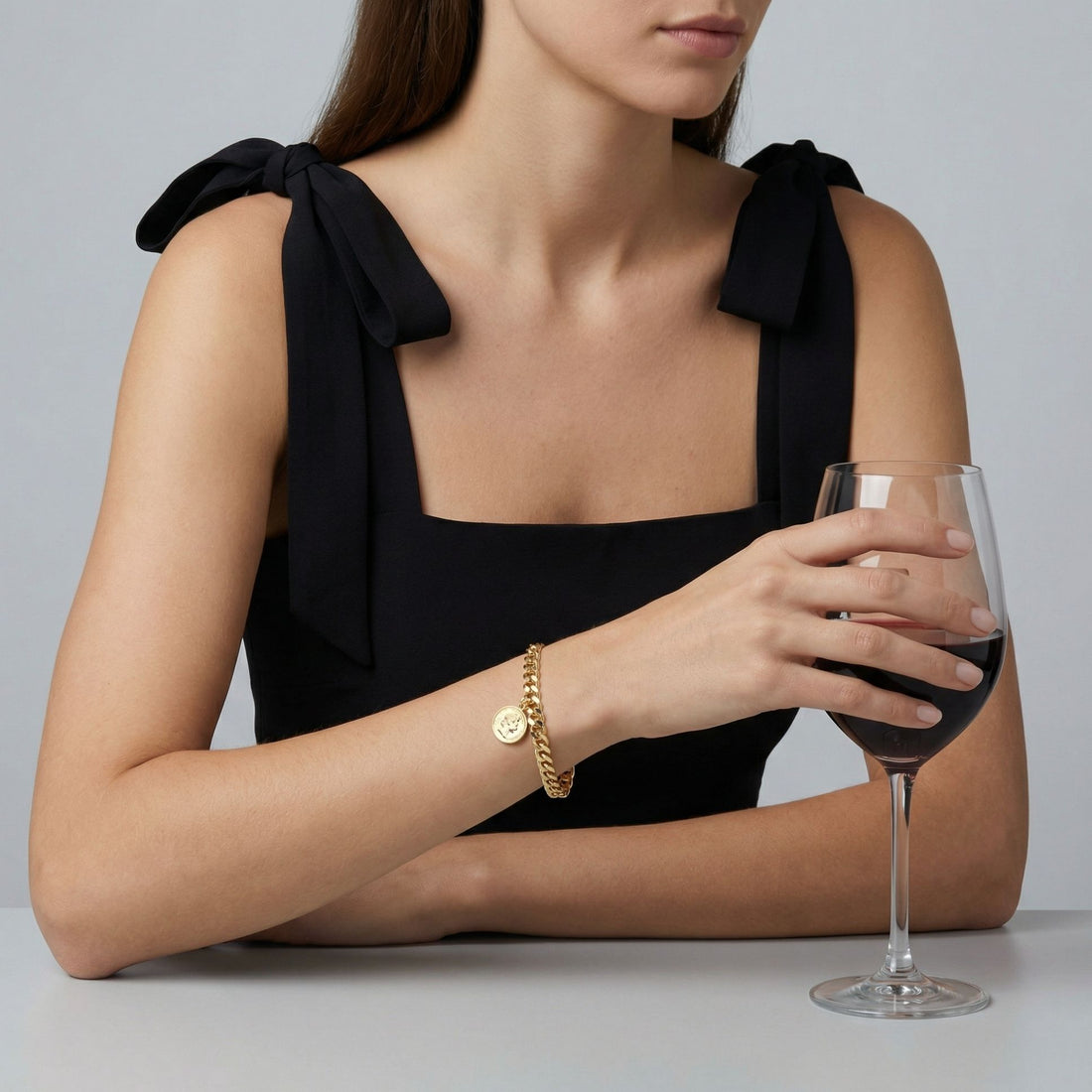 Gros plan sur la chaîne du bracelet Lucky en plaqué or 18 carats – Jossepo