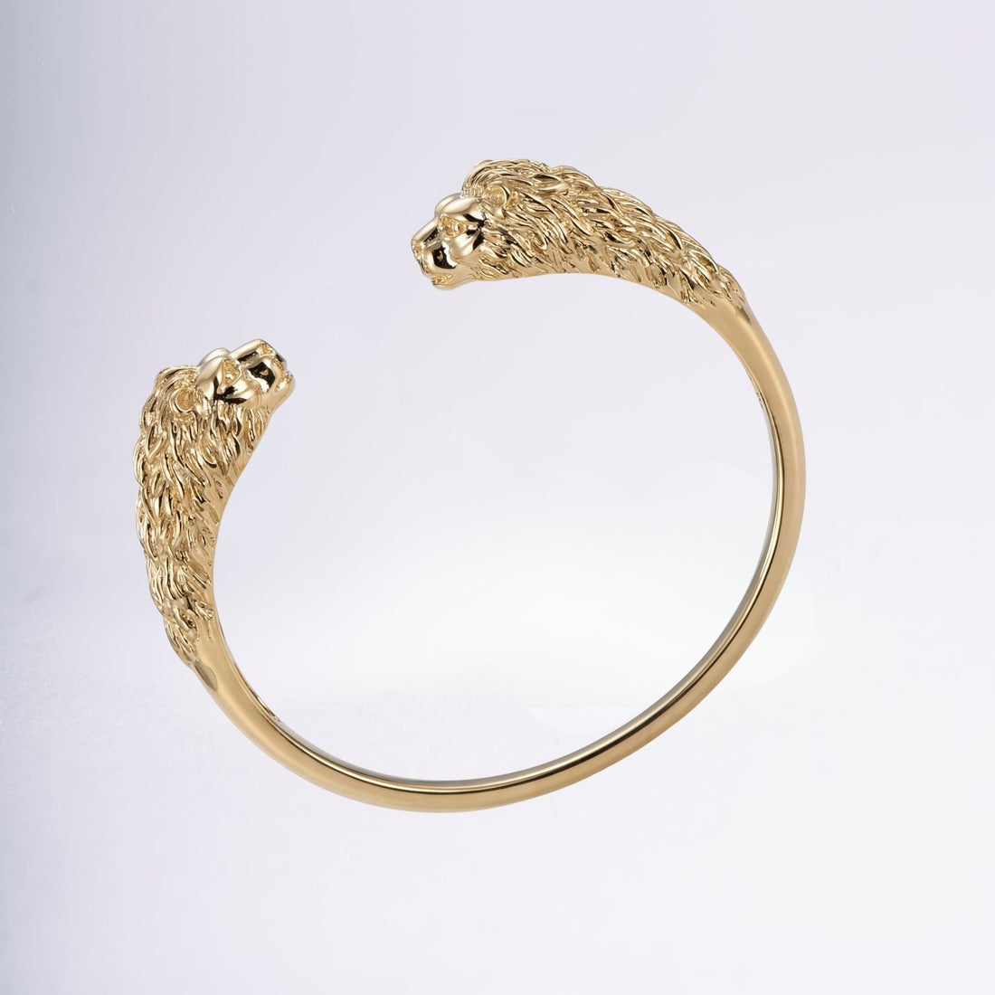 Bracelet rigide Lion en plaqué or 18 carats vue de face – Jossepo