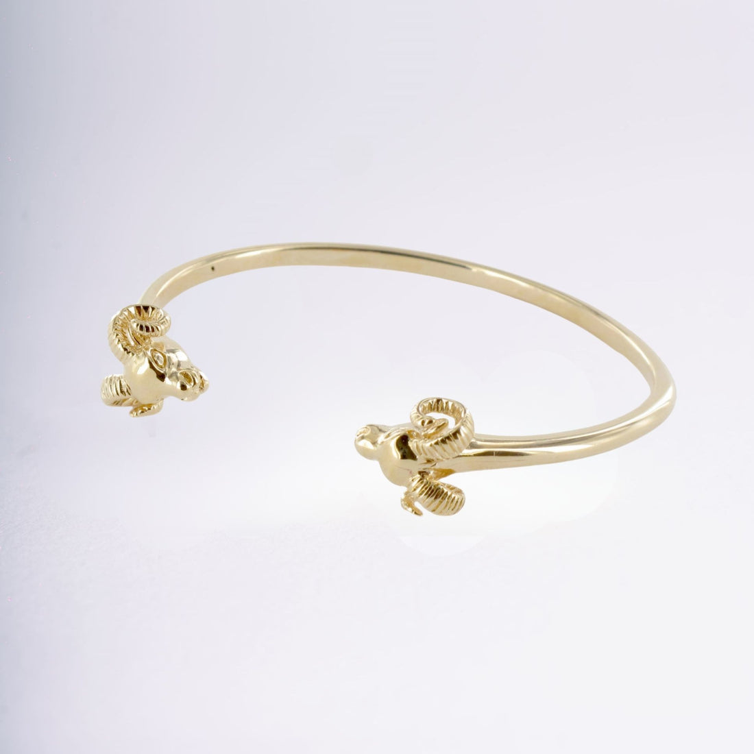 Bracelet jonc Chèvre bijou animal sculptural en plaqué or 18 carats – Jossepo