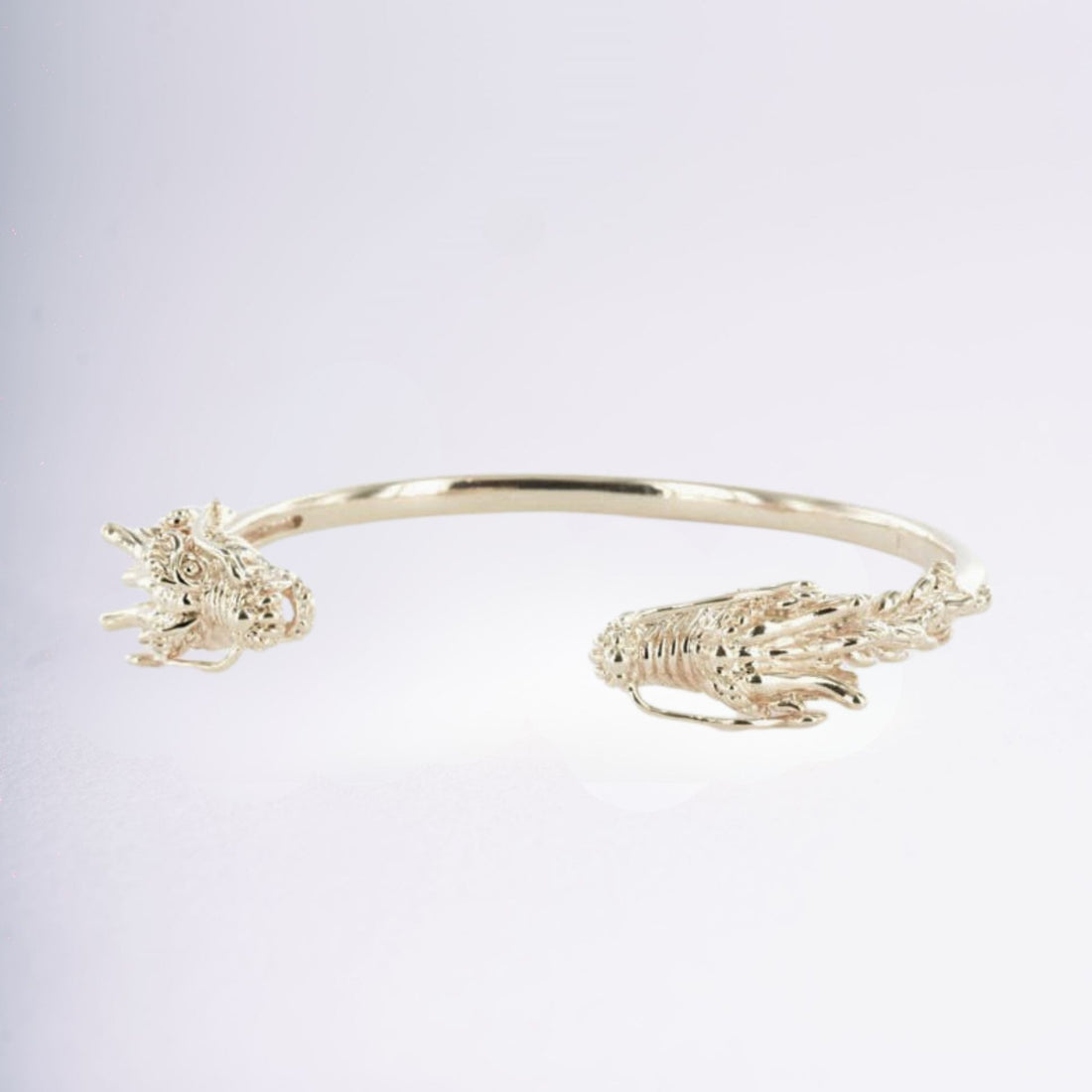 Bracelet jonc Dragon en plaqué or 18 carats vue de face – Jossepo