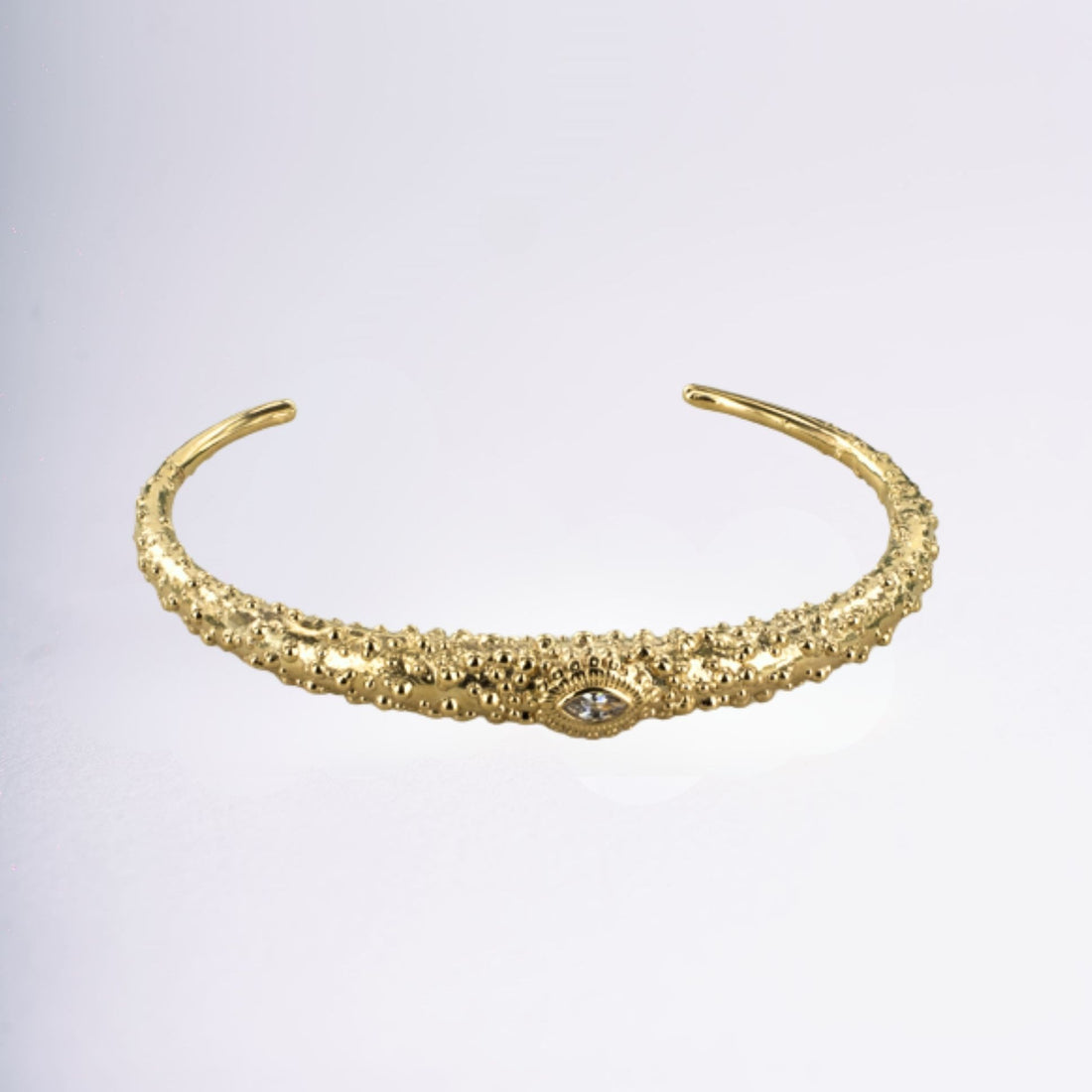 Bracelet rigide Kay en plaqué or avec pierre vu de face – Jossepo