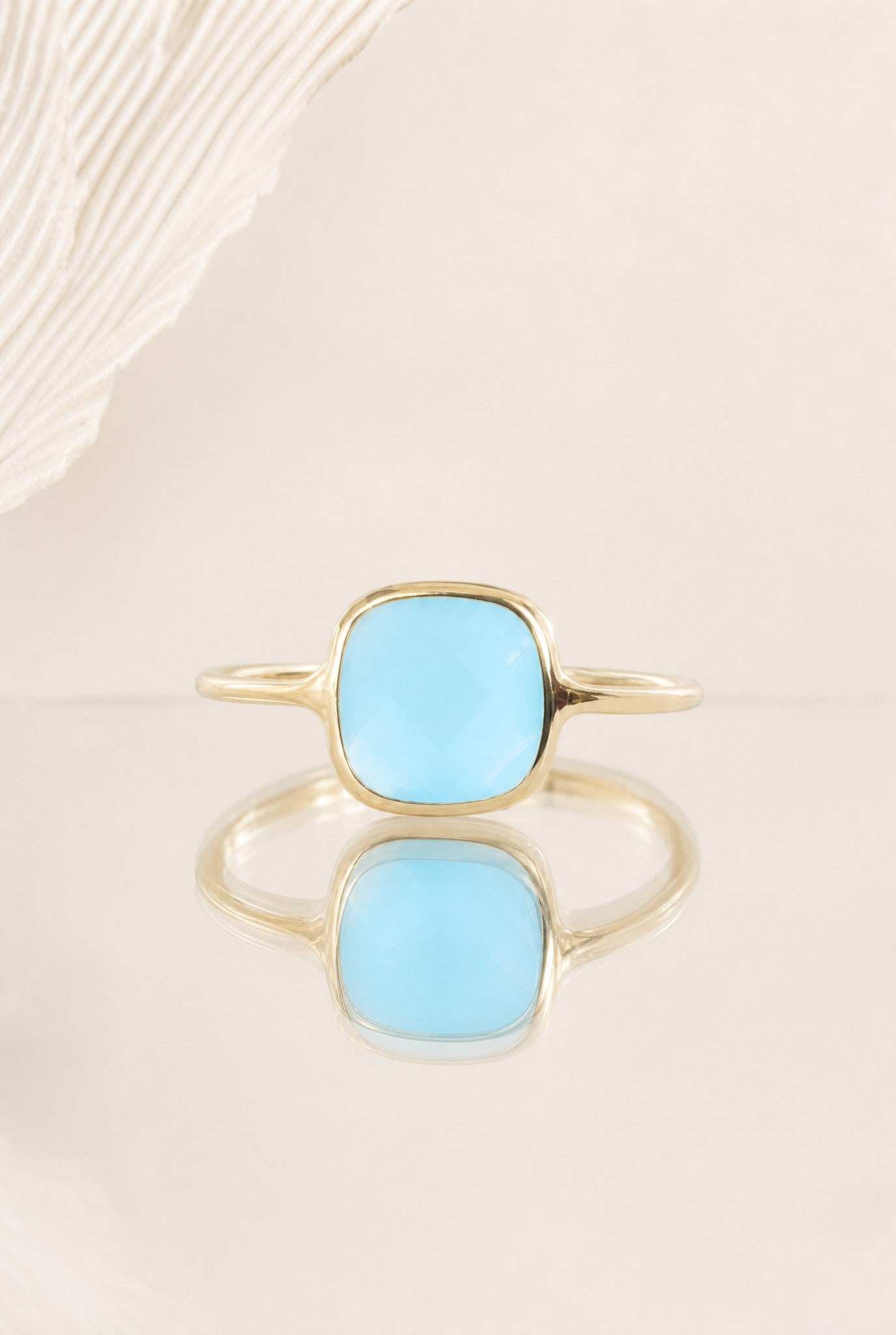 Bague Antonin plaqué or 18 carats pierre bleue zirconia élégante – Jossepo