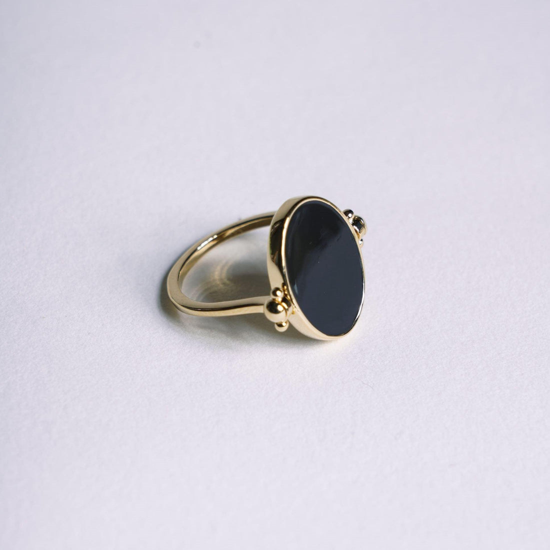 Bague AVECA en plaqué or avec design mobile