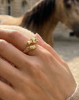 Bague Cheval portée à la main bijou de caractère femme – Jossepo
