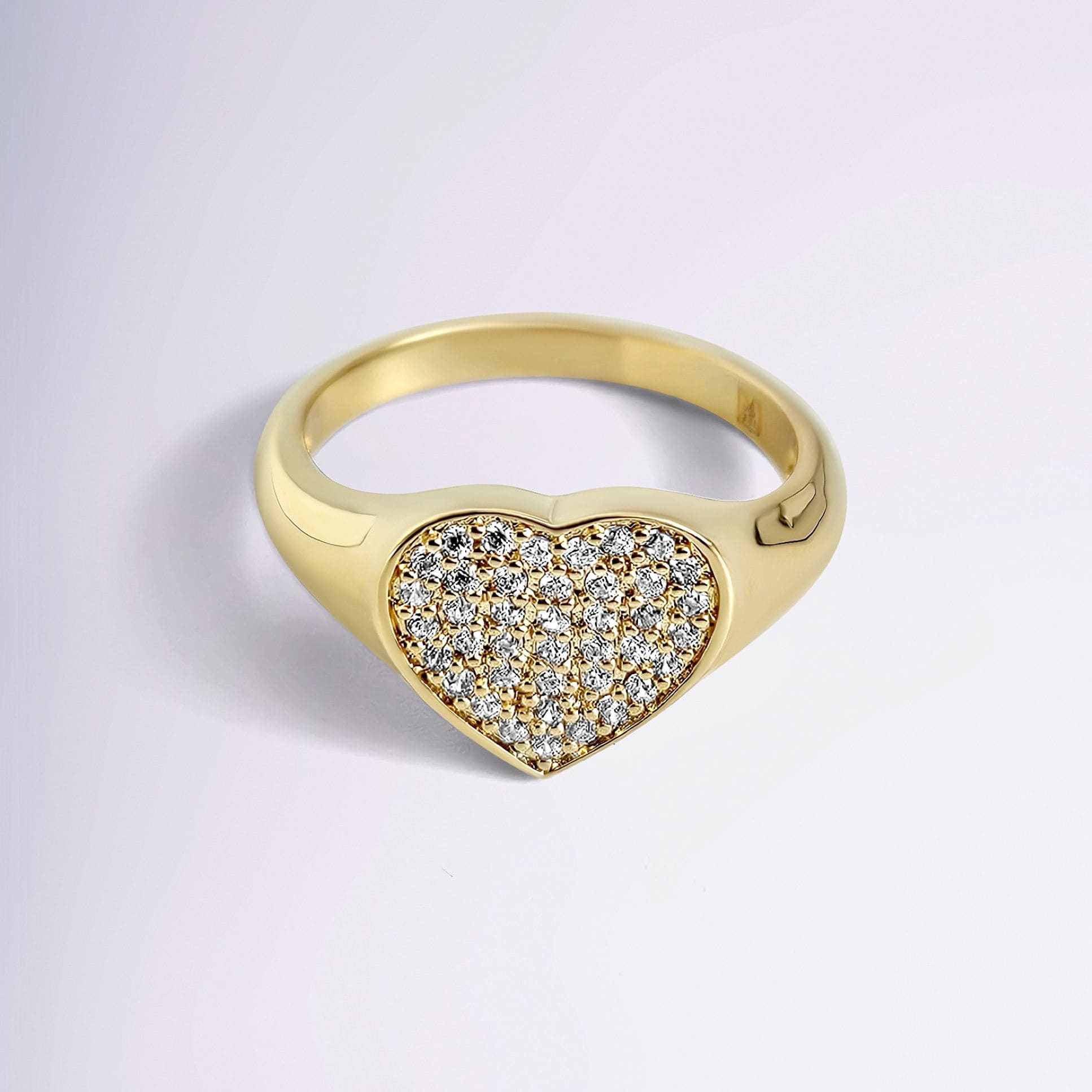 Détail des zircons sur la Bague Cœur dorée