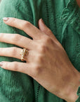 Bague Crocodile portée à la main style audacieux et moderne – Jossepo