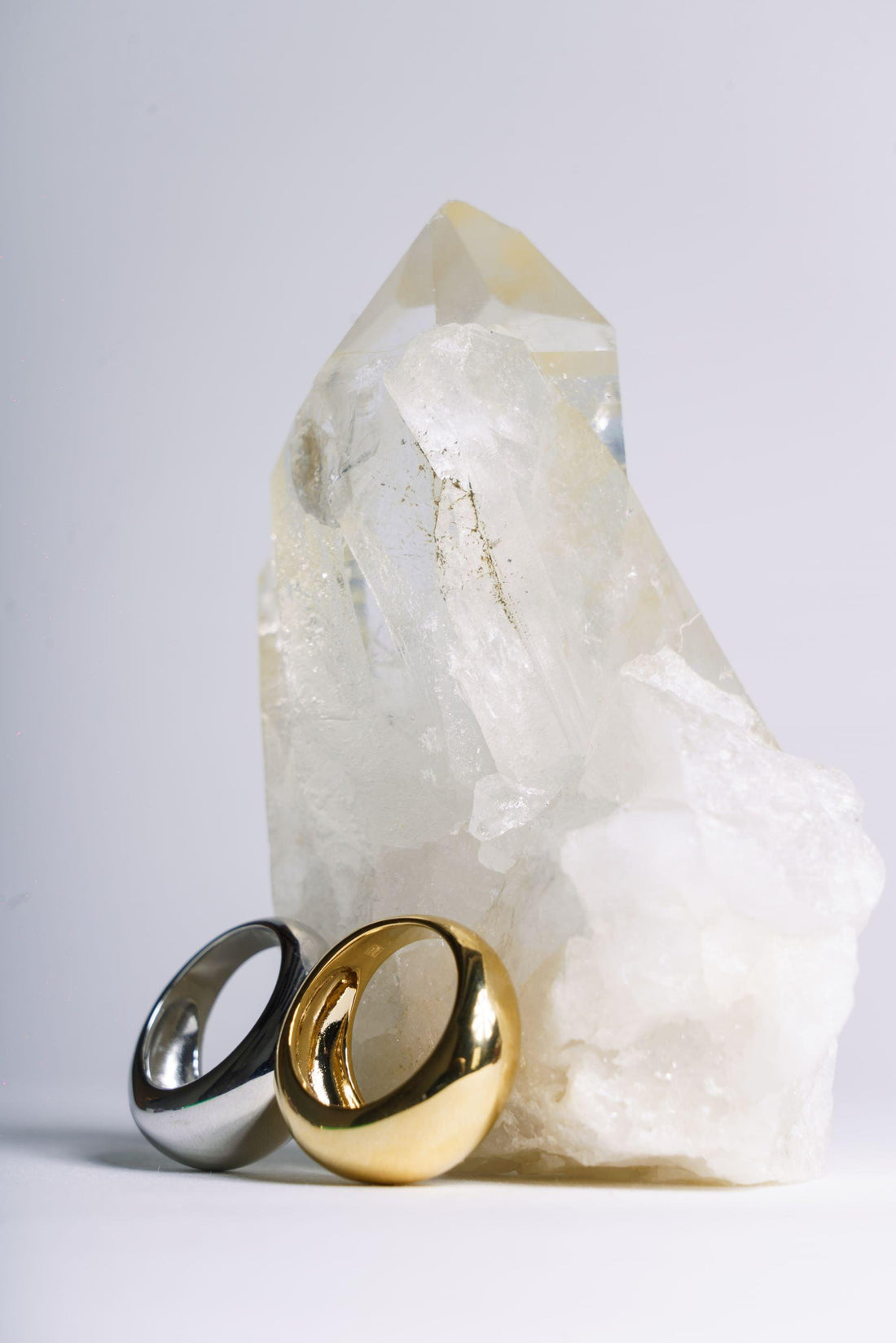 Éclat et finition de la Bague Greca en plaqué or