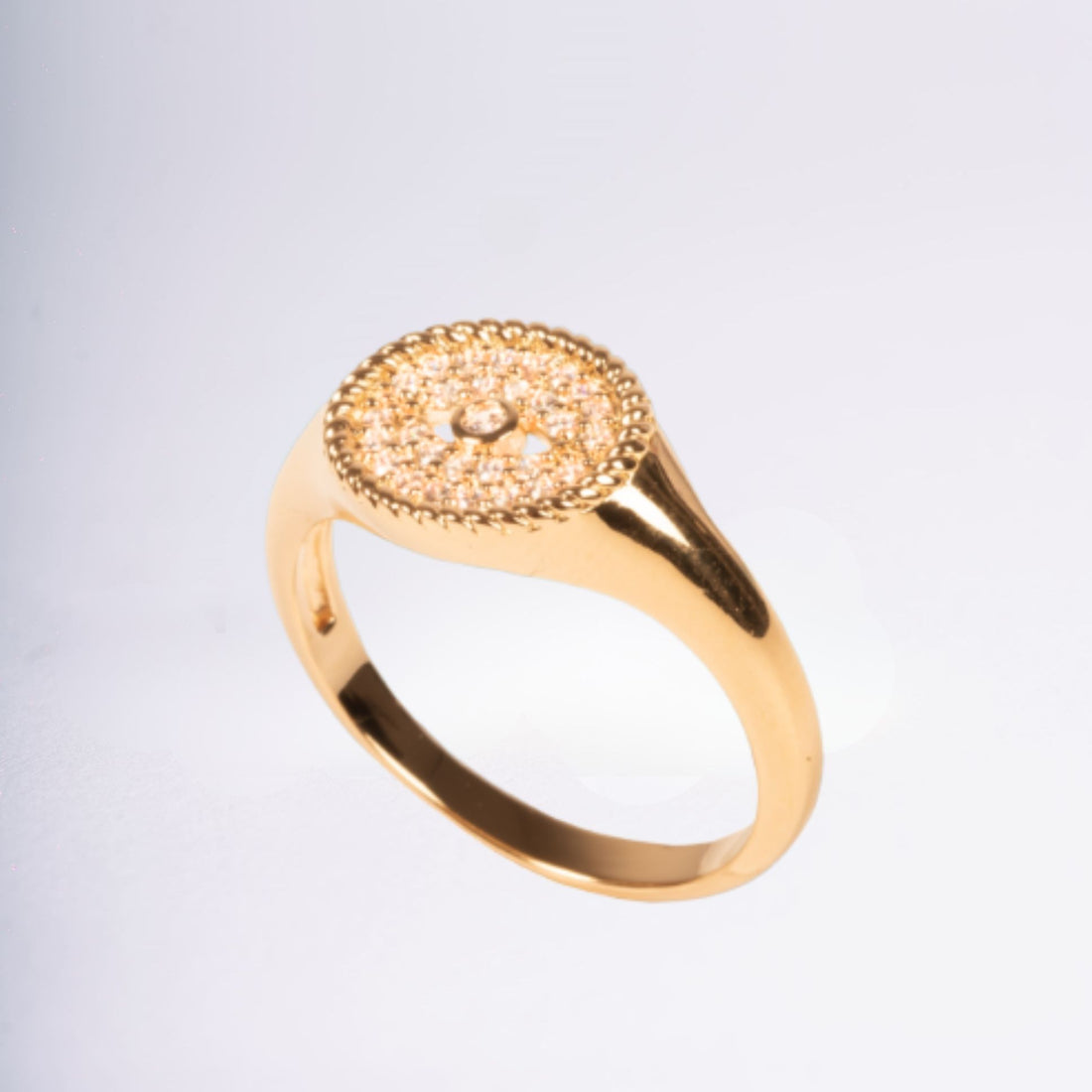 Bague Manon signet doré pavé en plaqué or 18 carats – Jossepo