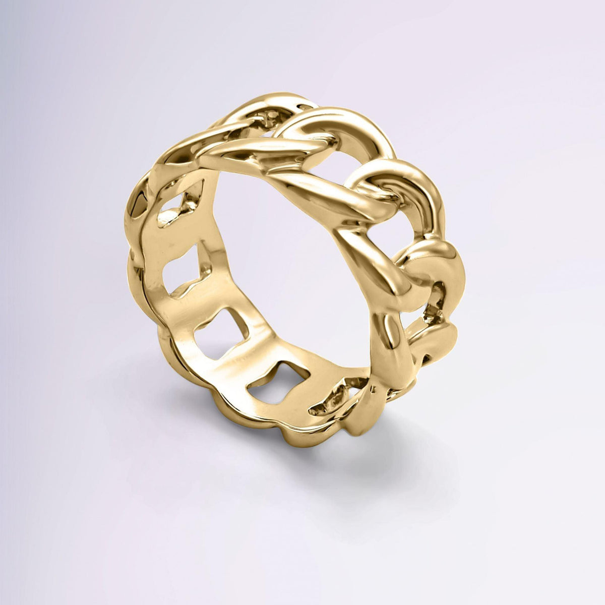 Détail des maillons de la bague chaîne Mila en plaqué or