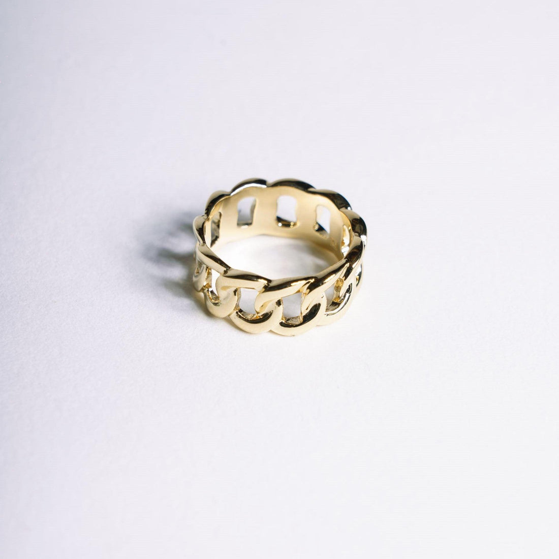 Bague Mila en maille chaîne dorée en plaqué or – Jossepo