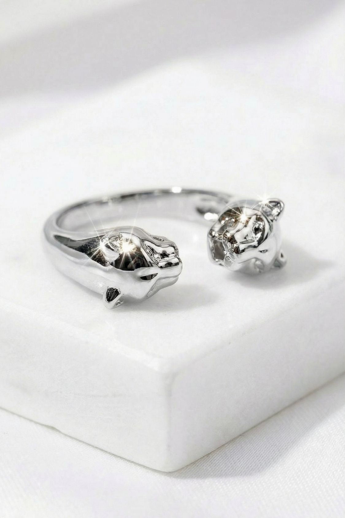 Vue de profil bague panthère en argent 925 – Jossepo