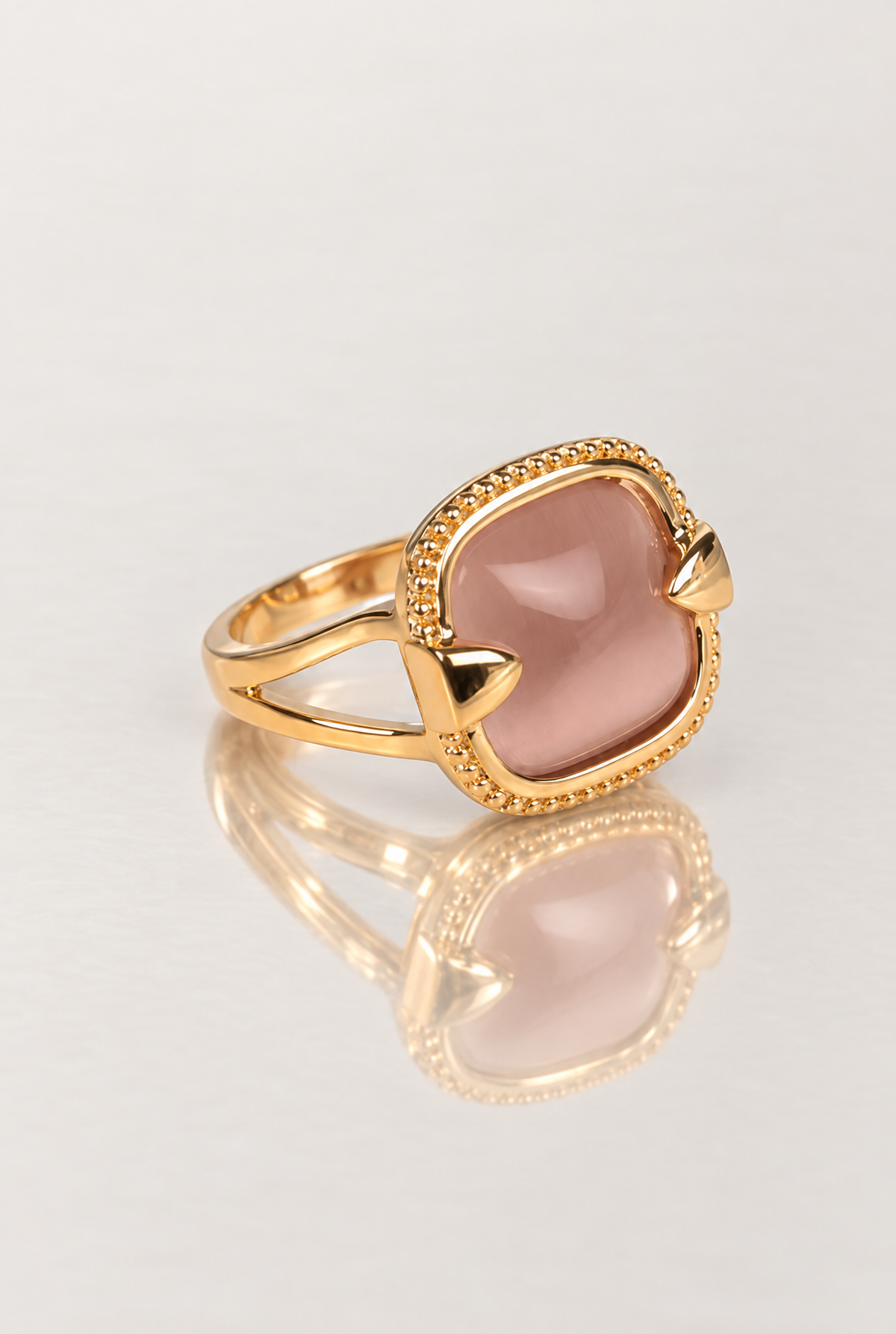 Bague dorée femme Passy avec pierre rose et monture en plaqué or 18 carats – Jossepo