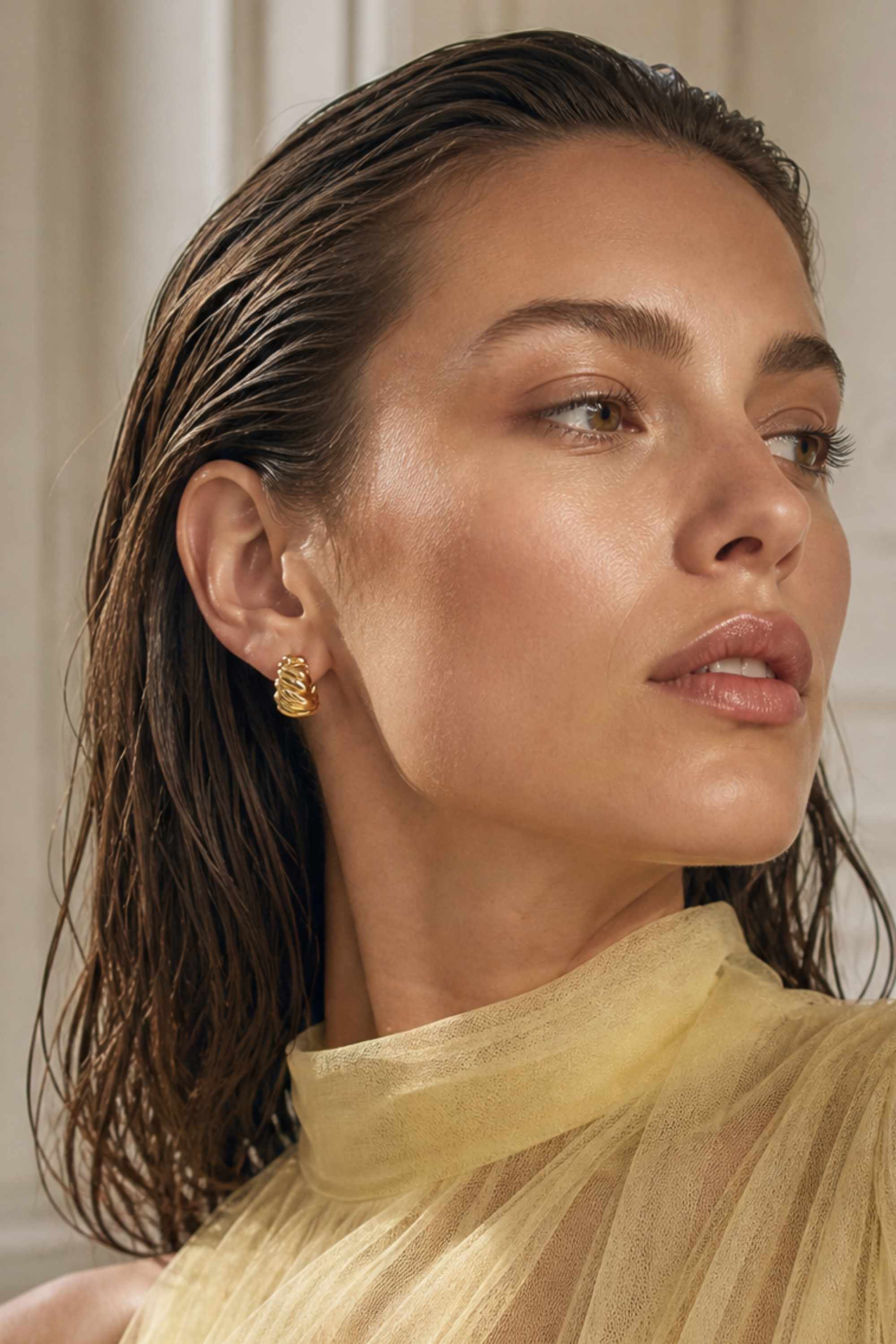 Boucles d’oreilles Eugénie portées style moderne et élégant – Jossepo