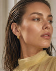 Boucles d’oreilles Eugénie portées style moderne et élégant – Jossepo