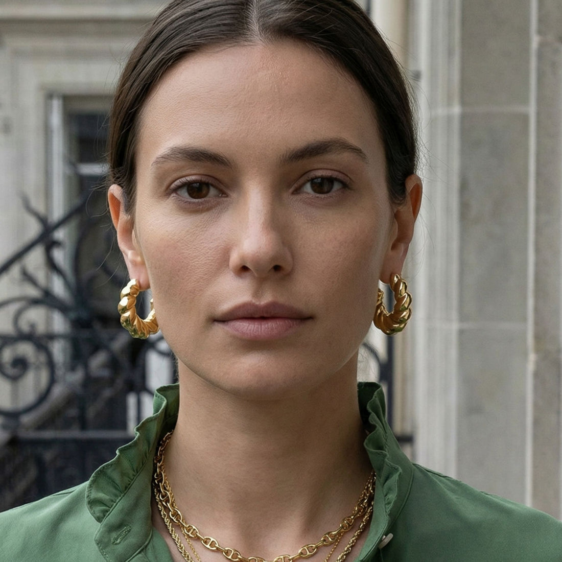 Boucles d’oreilles Giussepe portées style chic et moderne – Jossepo