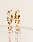 Boucles d’oreilles Lauren créoles avec perle plaqué or 18 carats – Jossepo