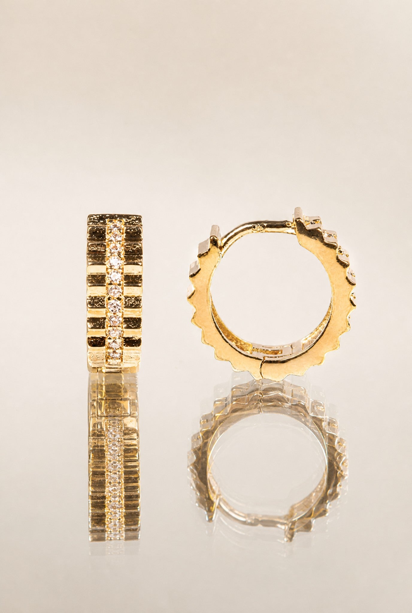 Détail boucles d’oreilles Melissa plaqué or 18 carats bijou raffiné – Jossepo