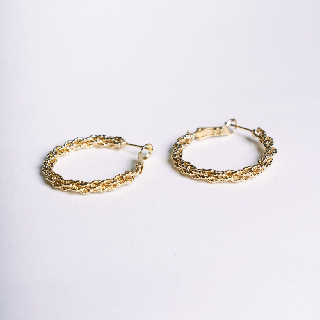 Créoles Léonore en plaqué or 18 carats au design élégant et sculpté – Jossepo