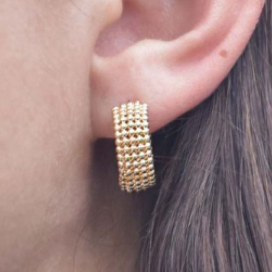 Créoles Lorenza en plaqué or 18 carats, finition texturée moderne – Jossepo