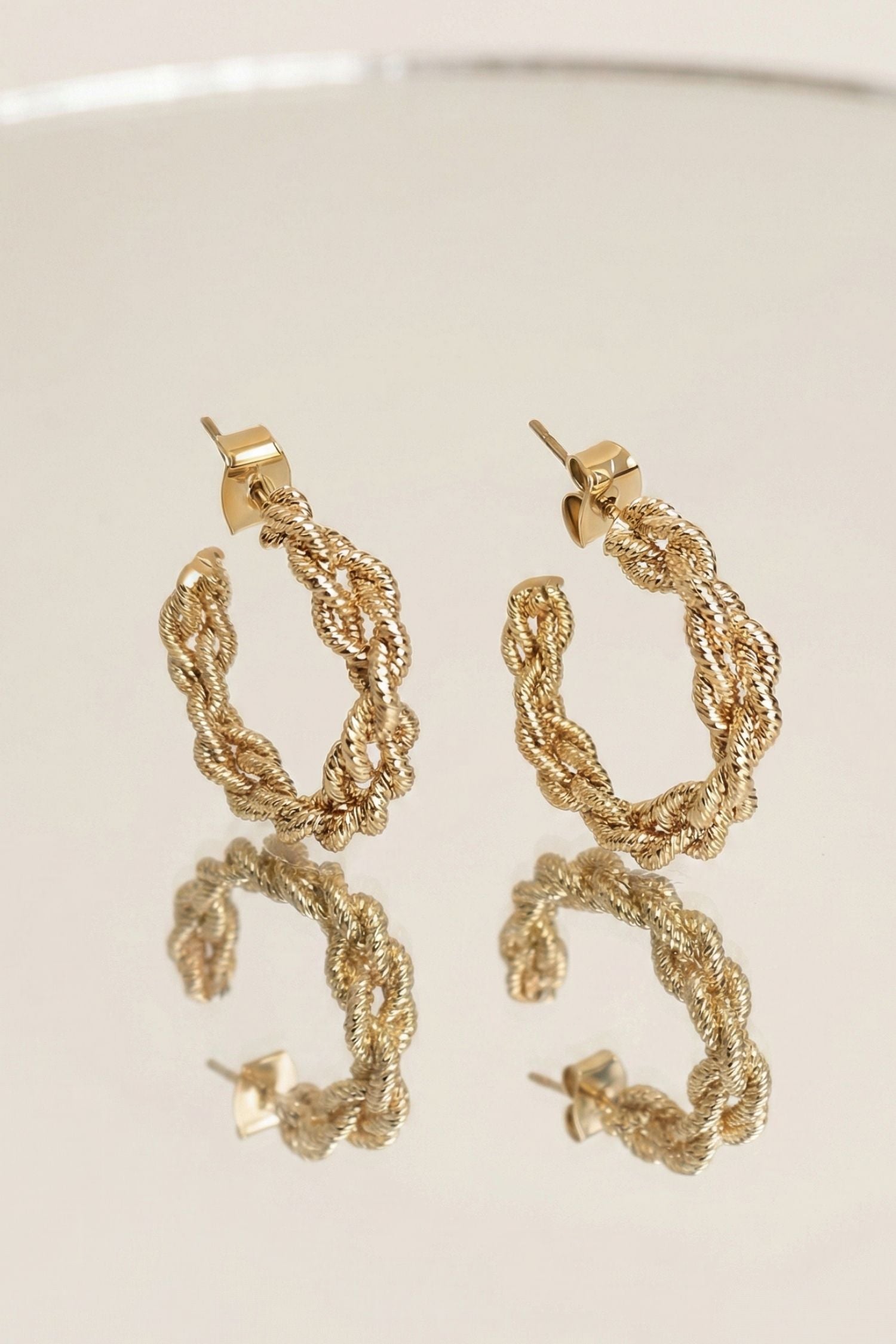 Boucles d’oreilles Carol en plaqué or 18 carats pour femme élégantes et raffinées – Jossepo