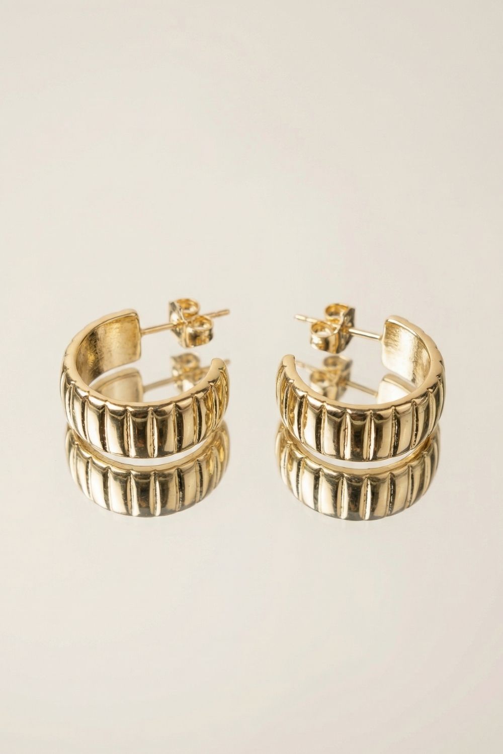 Boucles d’oreilles dorées femme Inès en plaqué or 18 carats élégantes – Jossepo
