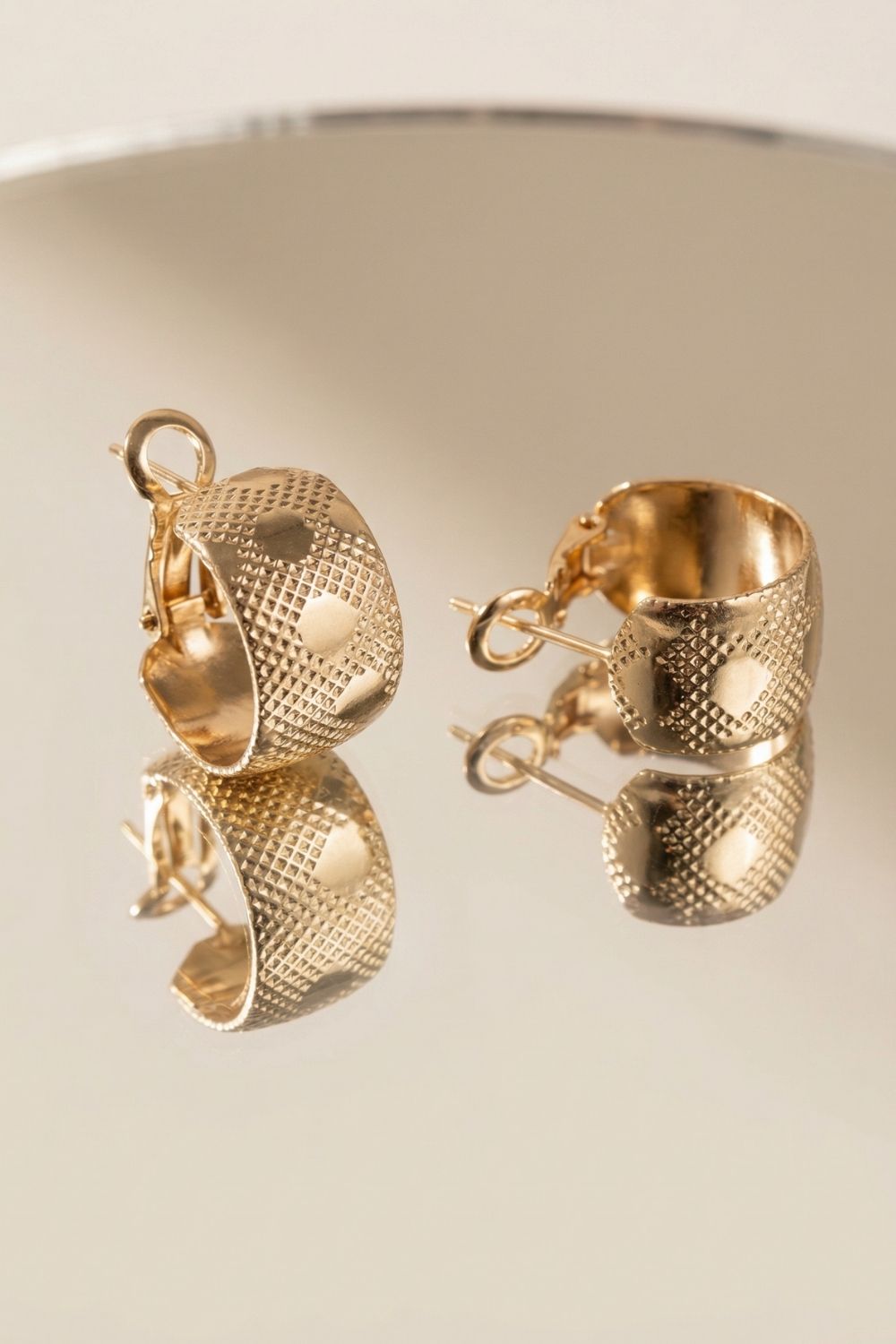 Boucles d’oreilles dorées femme Paolo en plaqué or 18 carats élégantes – Jossepo