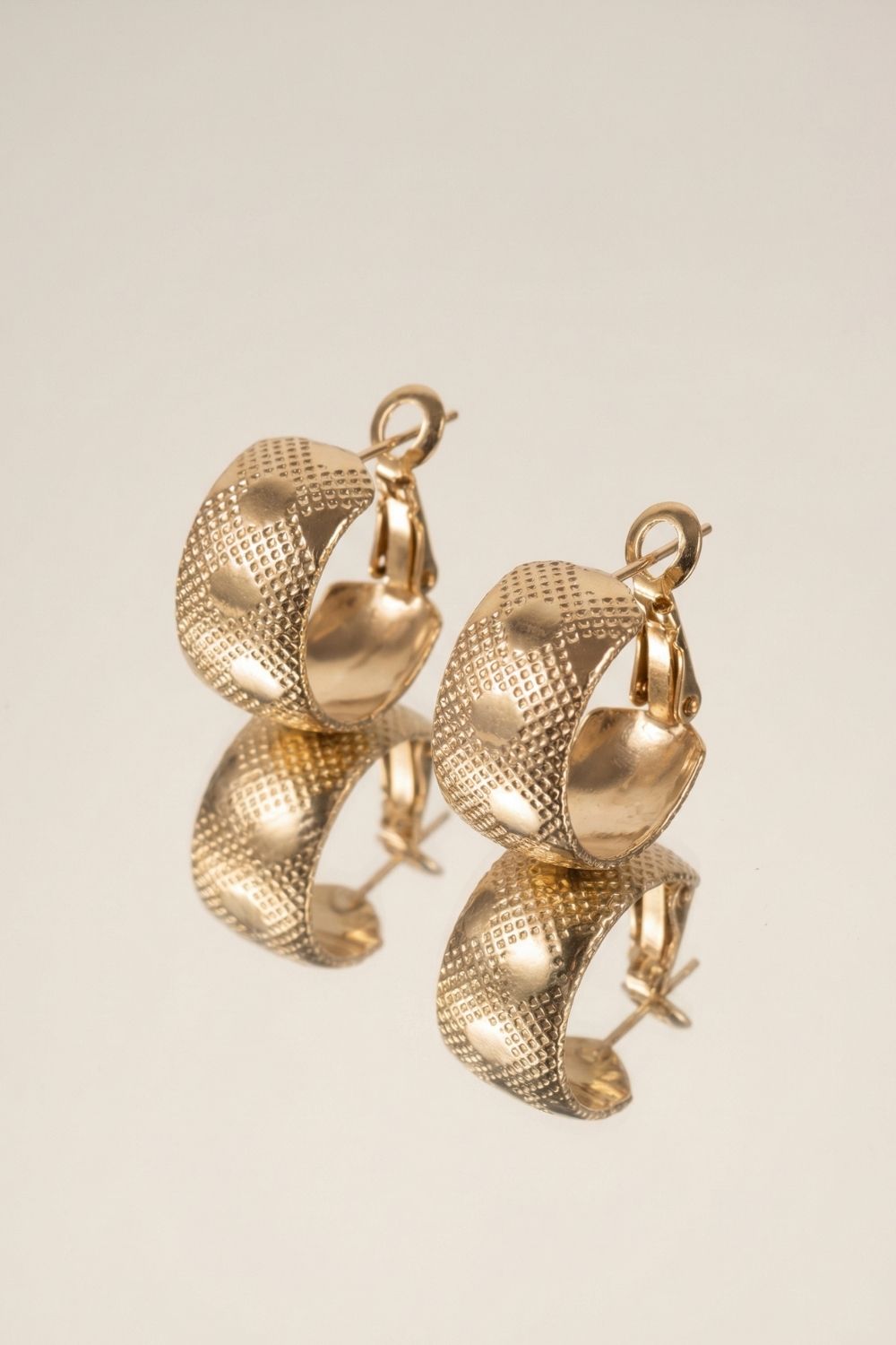 Boucles d’oreilles Paolo en plaqué or 18 carats pour femme élégantes et raffinées – Jossepo