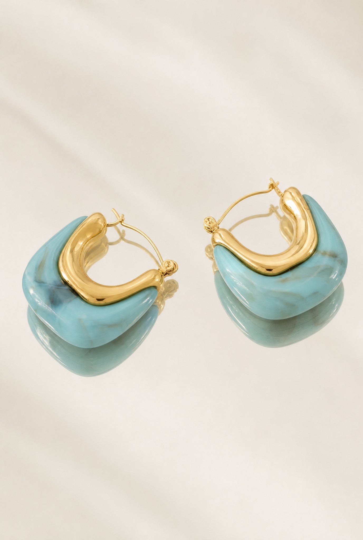 Créoles Patience bleu ciel au design moderne et élégant – Jossepo