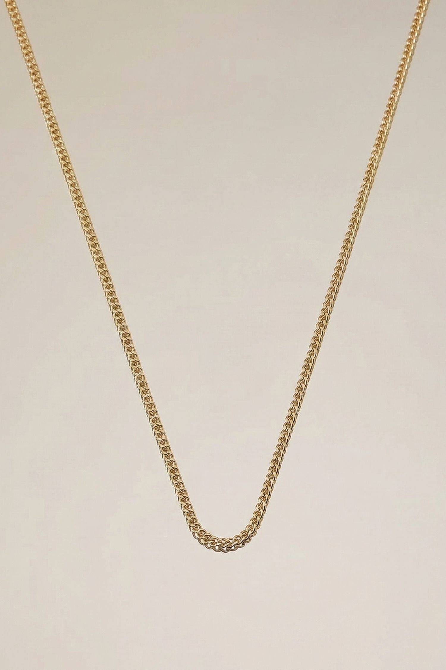 Boucles d’oreilles dorées femme Pia en plaqué or 18 carats élégantes – Jossepo