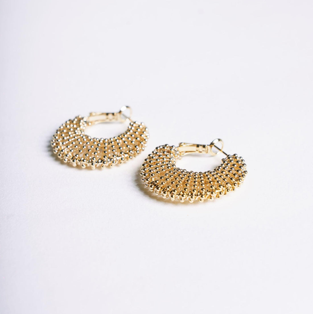 Boucles d’oreilles Tulum design sculpté en plaqué or – Jossepo