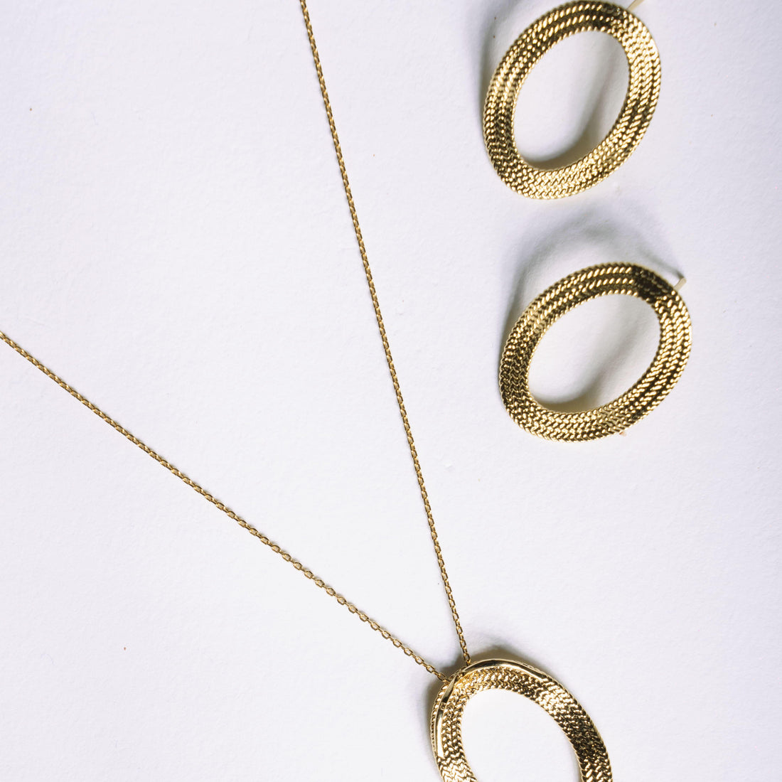 Boucles d’oreilles Victoire bijou ovale texturé élégant – Jossepo