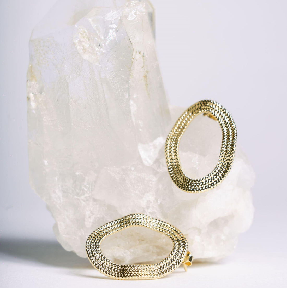 Boucles d’oreilles Victoire forme ovale moderne en plaqué or – Jossepo