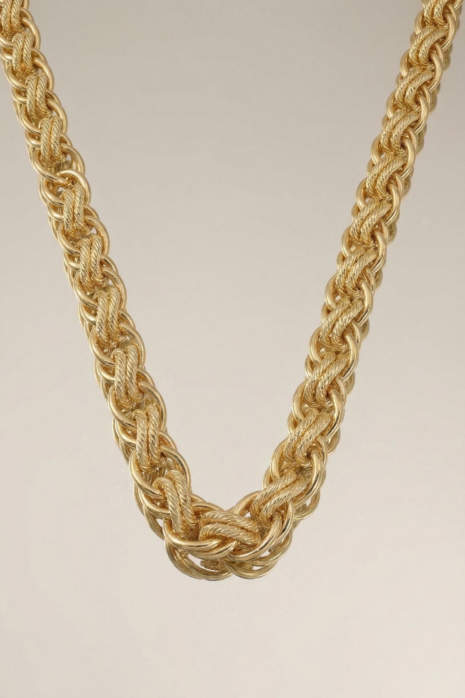 Collier doré femme tendance et élégant en plaqué or 18 carats Amandine – Jossepo
