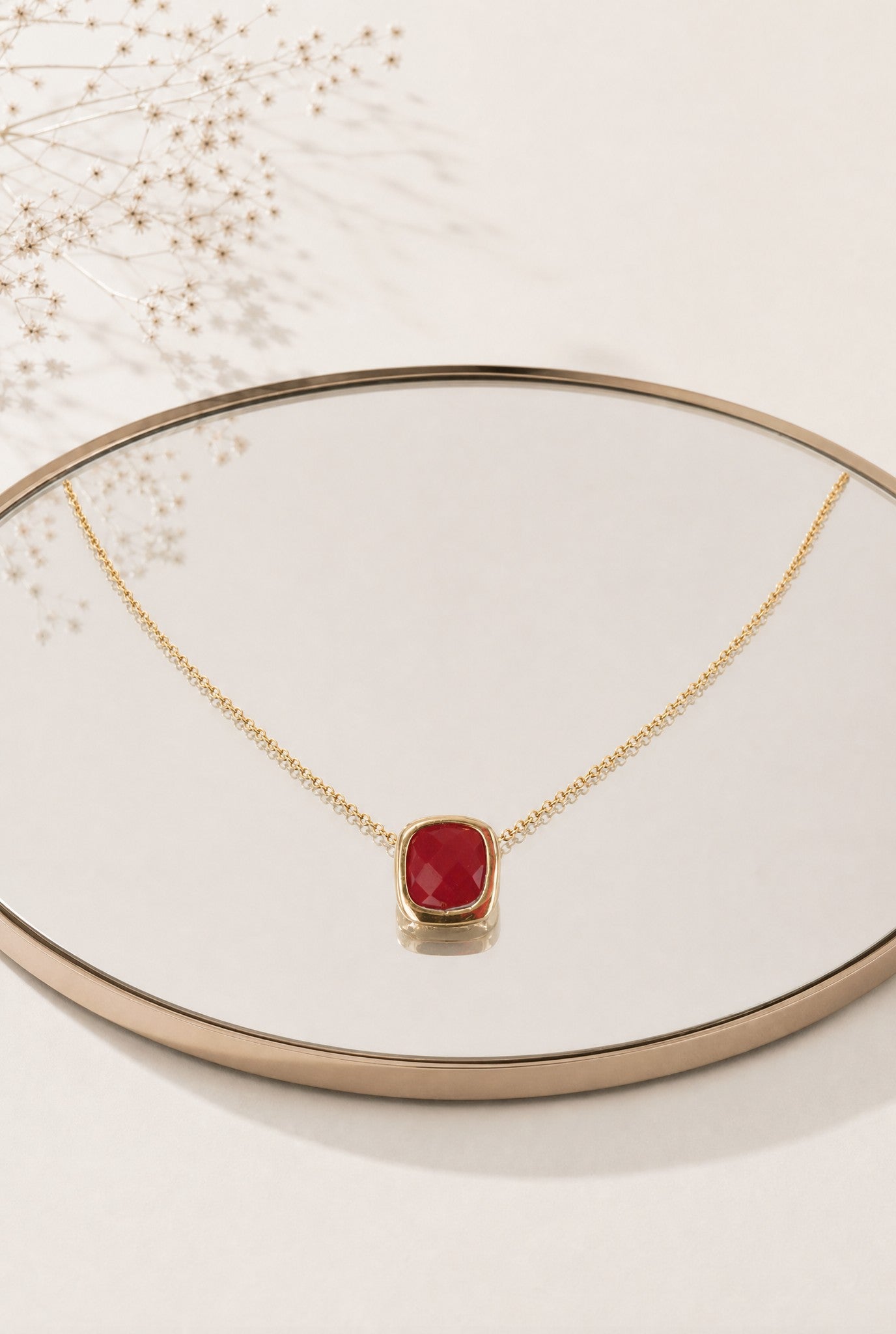 Détail collier Cerise zirconia rouge cerise plaqué or 18 carats – Jossepo