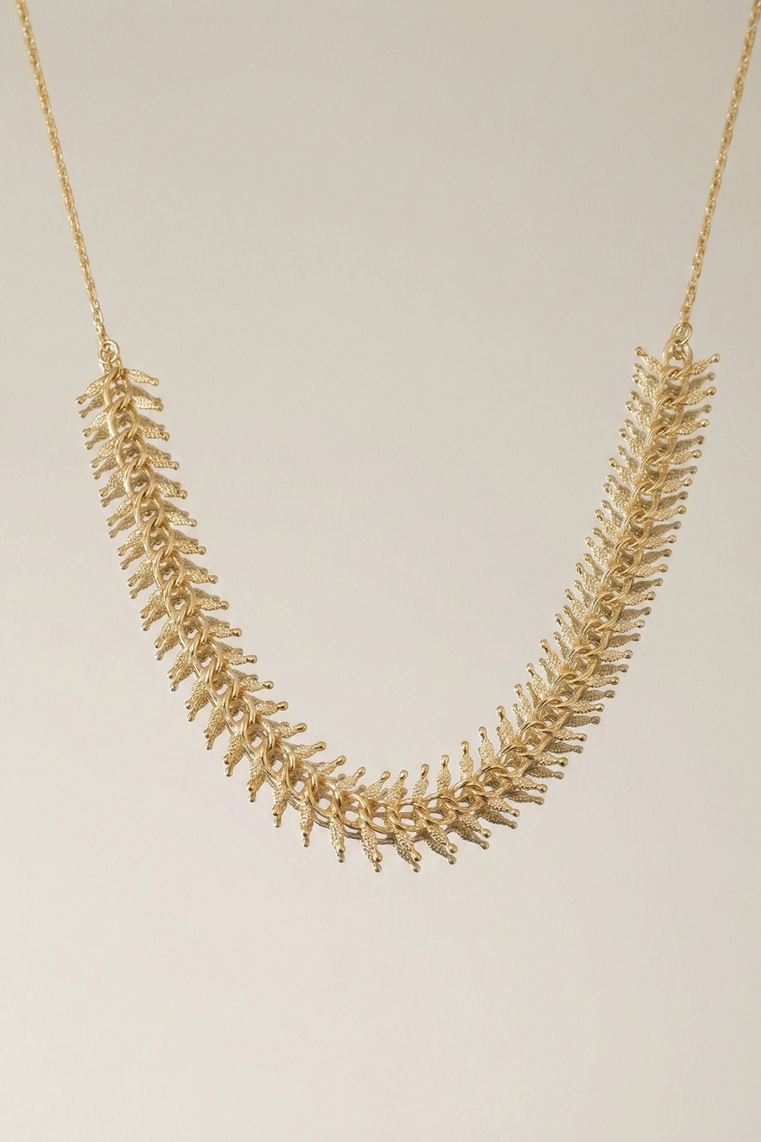 Collier doré femme tendance et élégant en plaqué or 18 carats Elodie – Jossepo