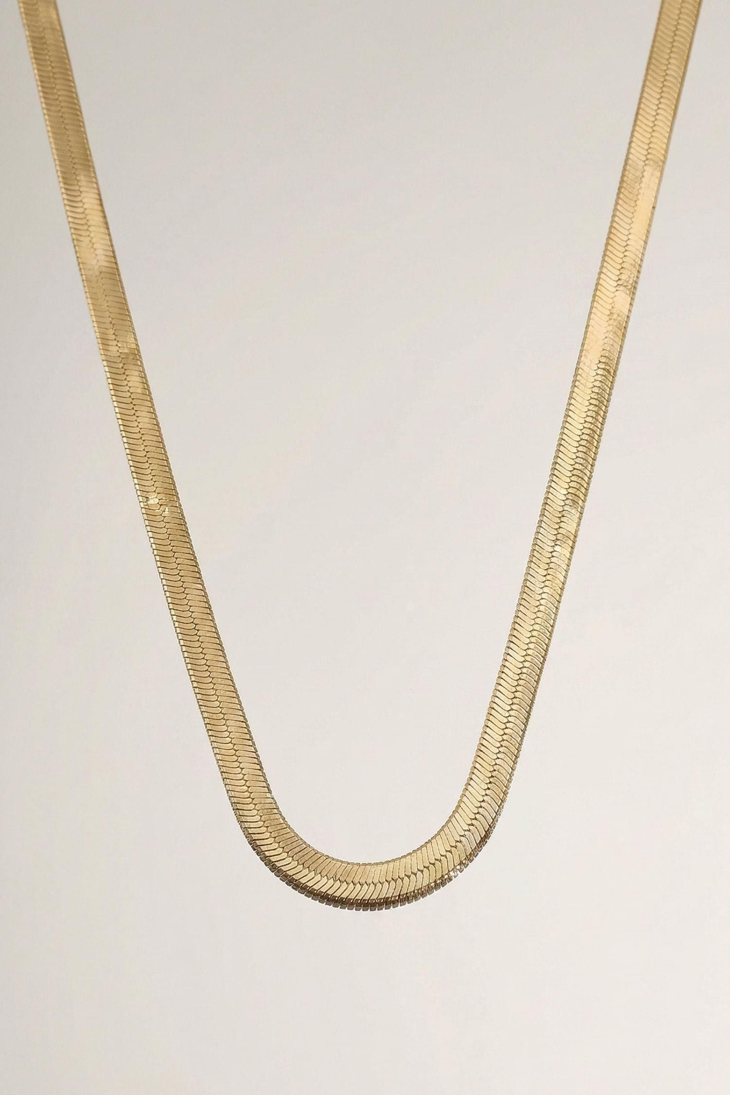 Collier doré femme tendance et élégant en plaqué or 18 carats Estelle – Jossepo