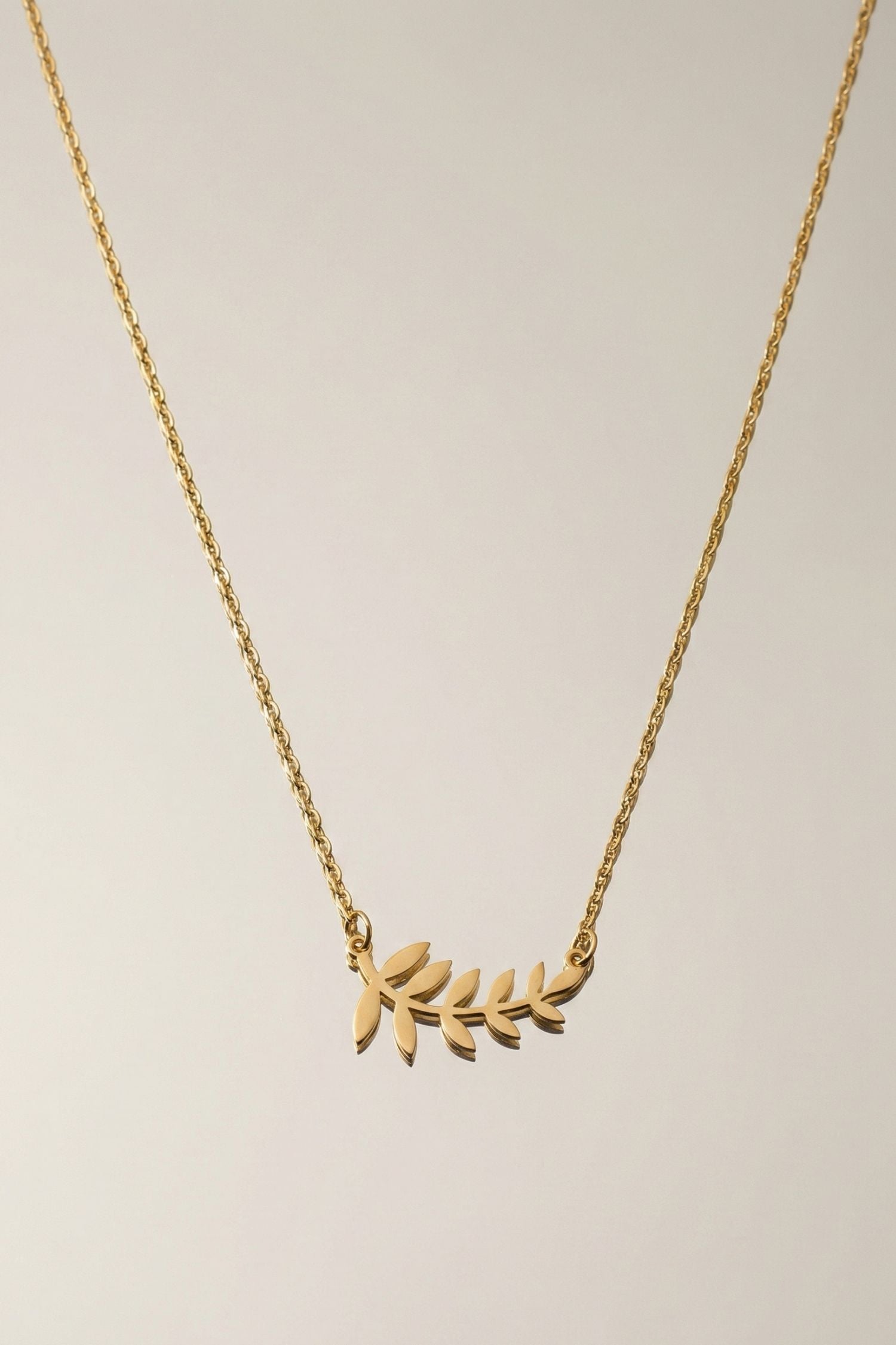 Collier Feuille en plaqué or 18 carats pour femme élégant motif feuille – Jossepo