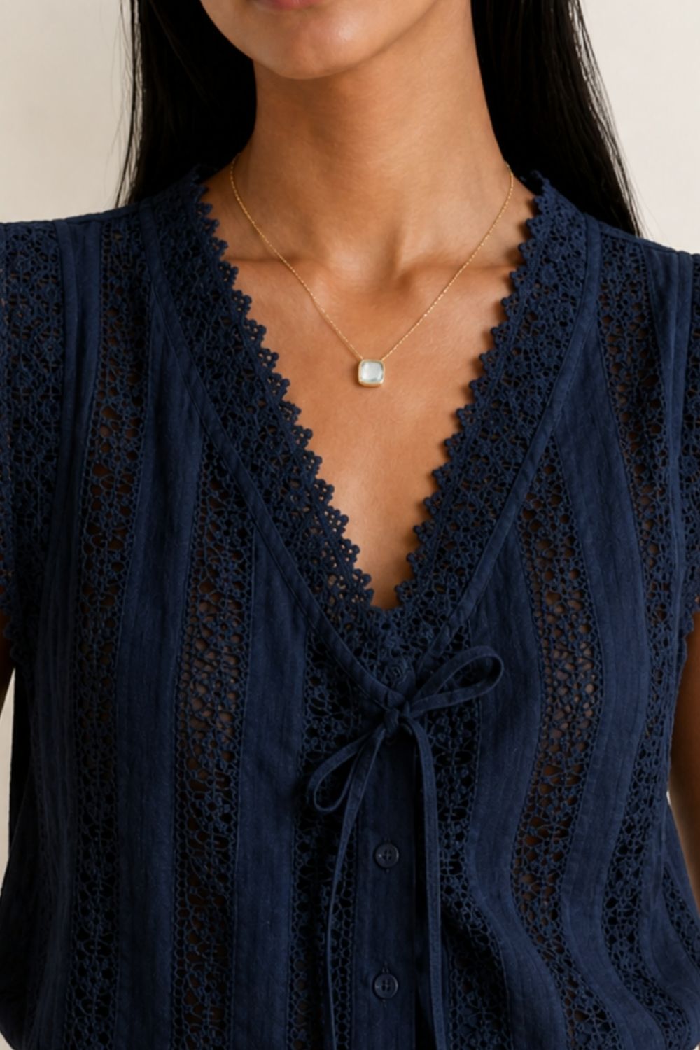 Collier Litchi porté au cou style minimaliste et raffiné – Jossepo