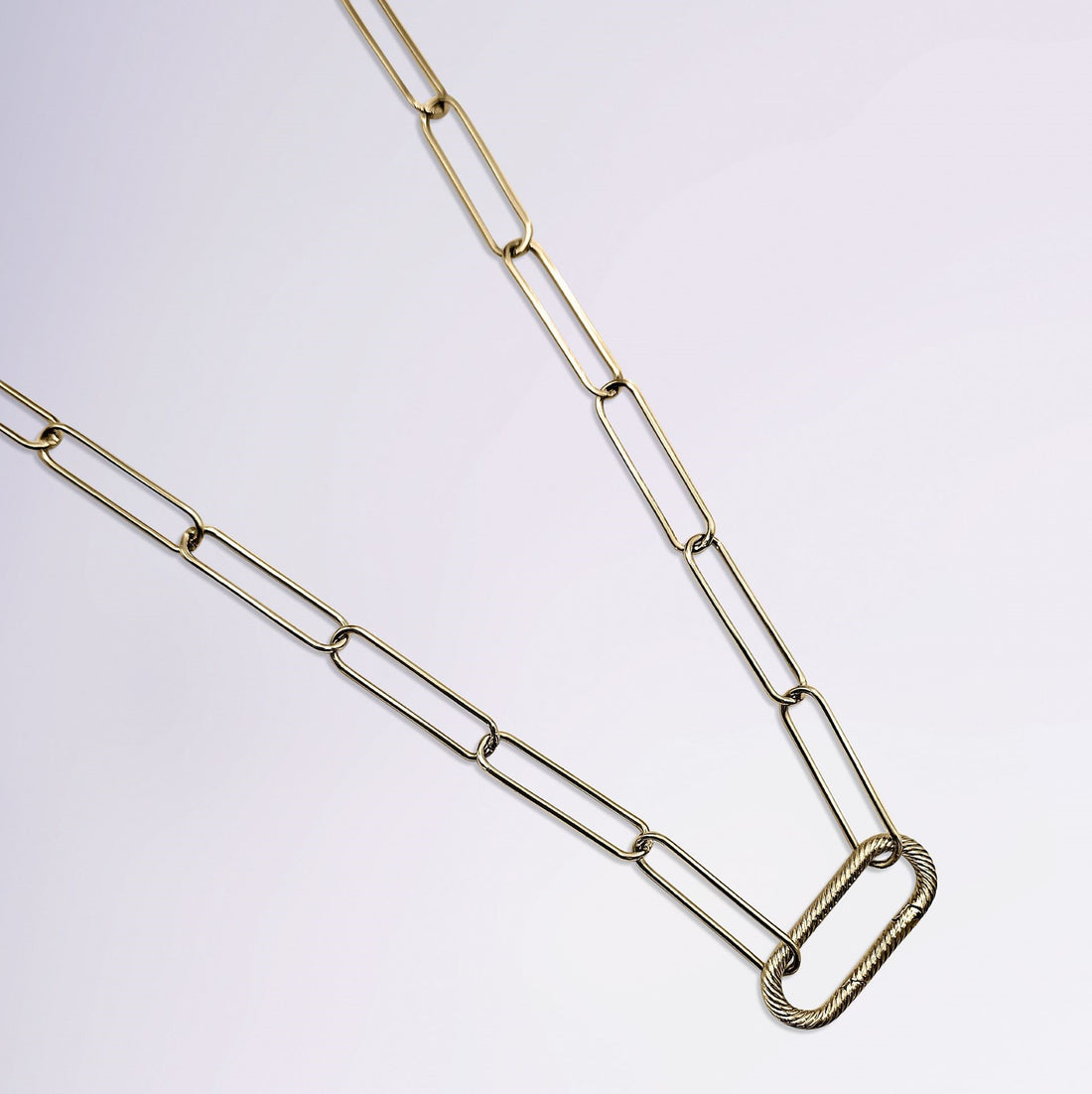 Collier Paula à maillons longs avec fermoir rectangulaire texturé en plaqué or 18 carats – Jossepo
