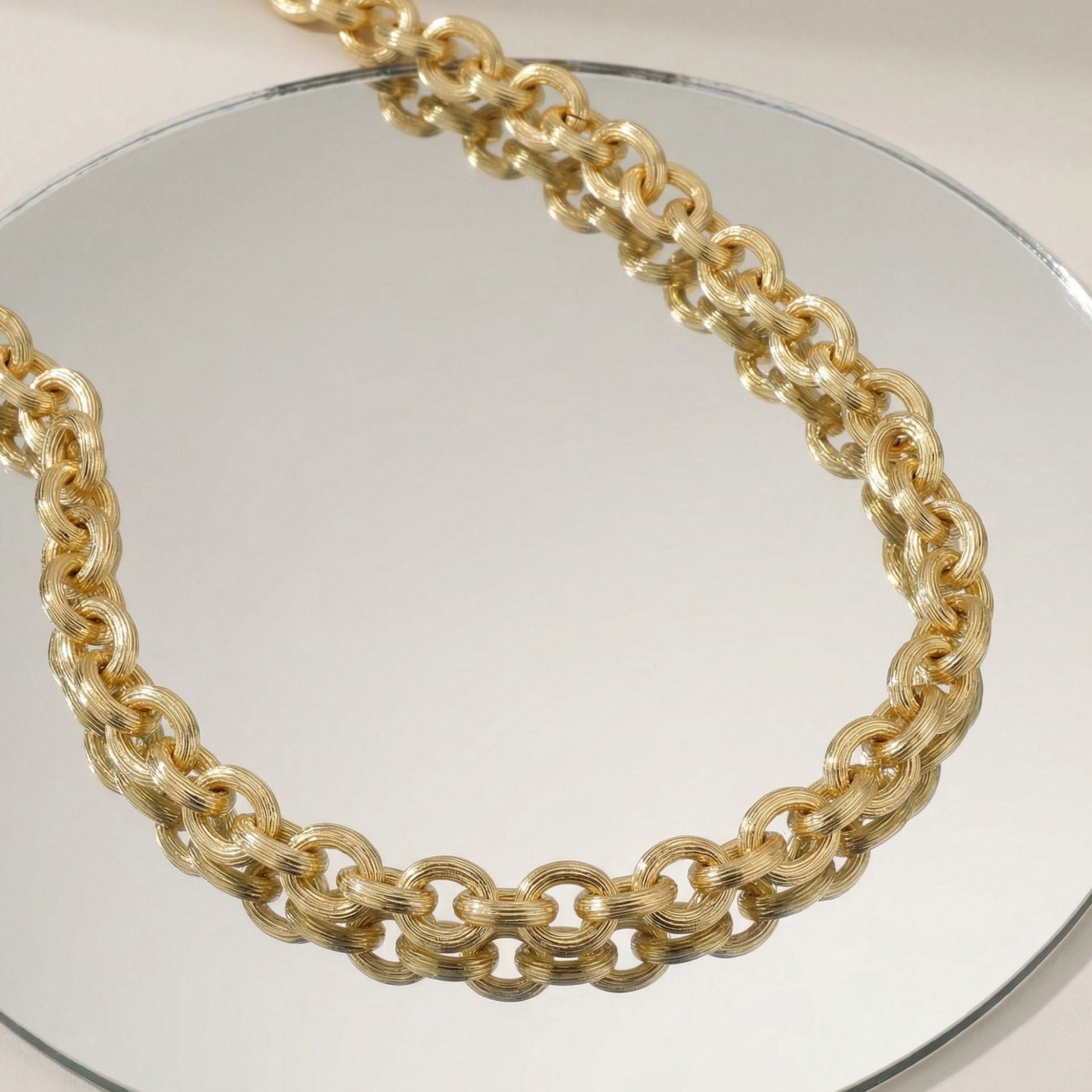 Collier Vittoria en plaqué or 18 carats pour femme élégant et raffiné – Jossepo