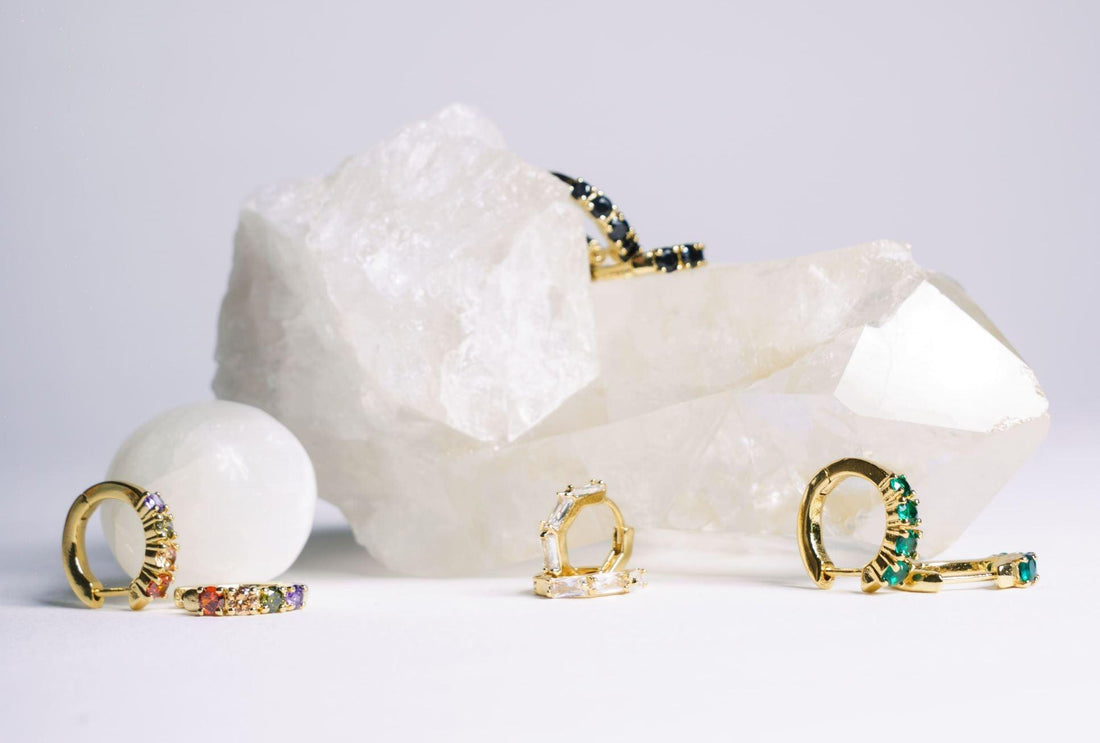 Earcuff Matheo détail des pierres vertes élégantes – Jossepo