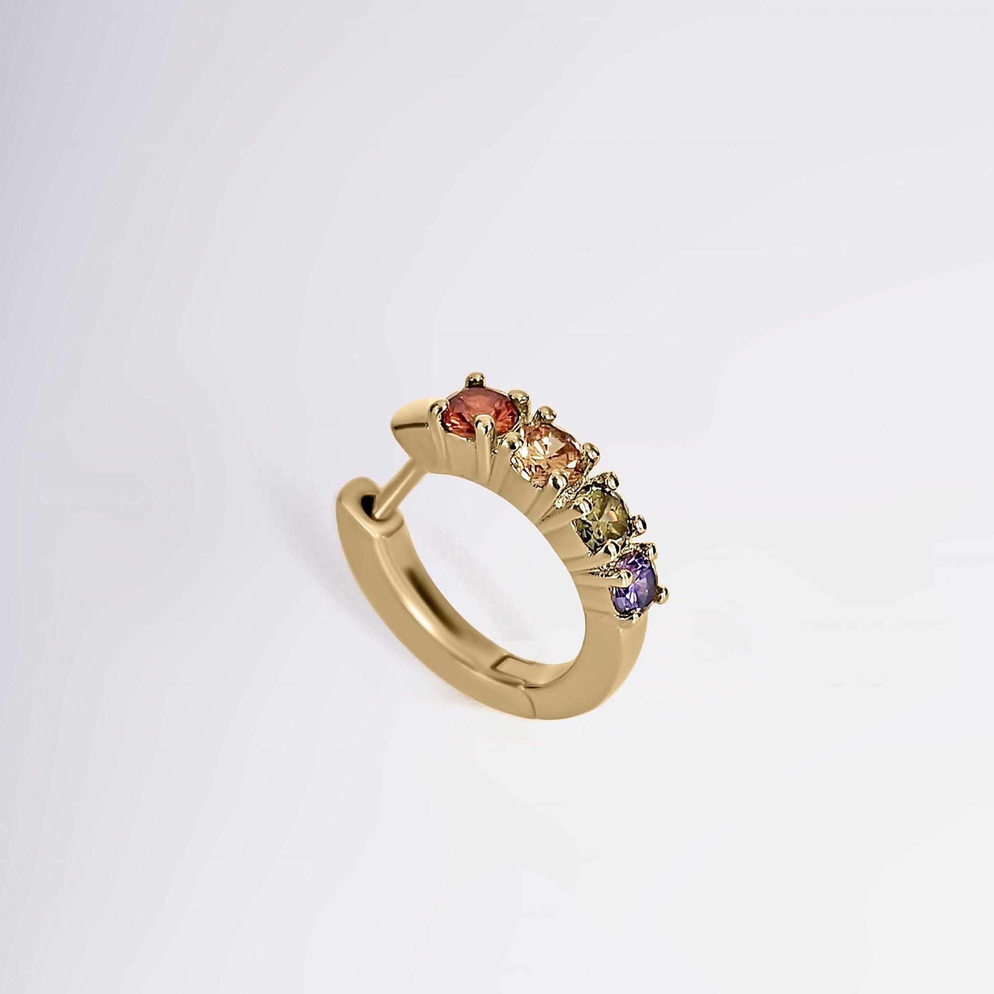 Earcuff rainbow doré avec cristaux colorés en plaqué or 18 carats – Jossepo