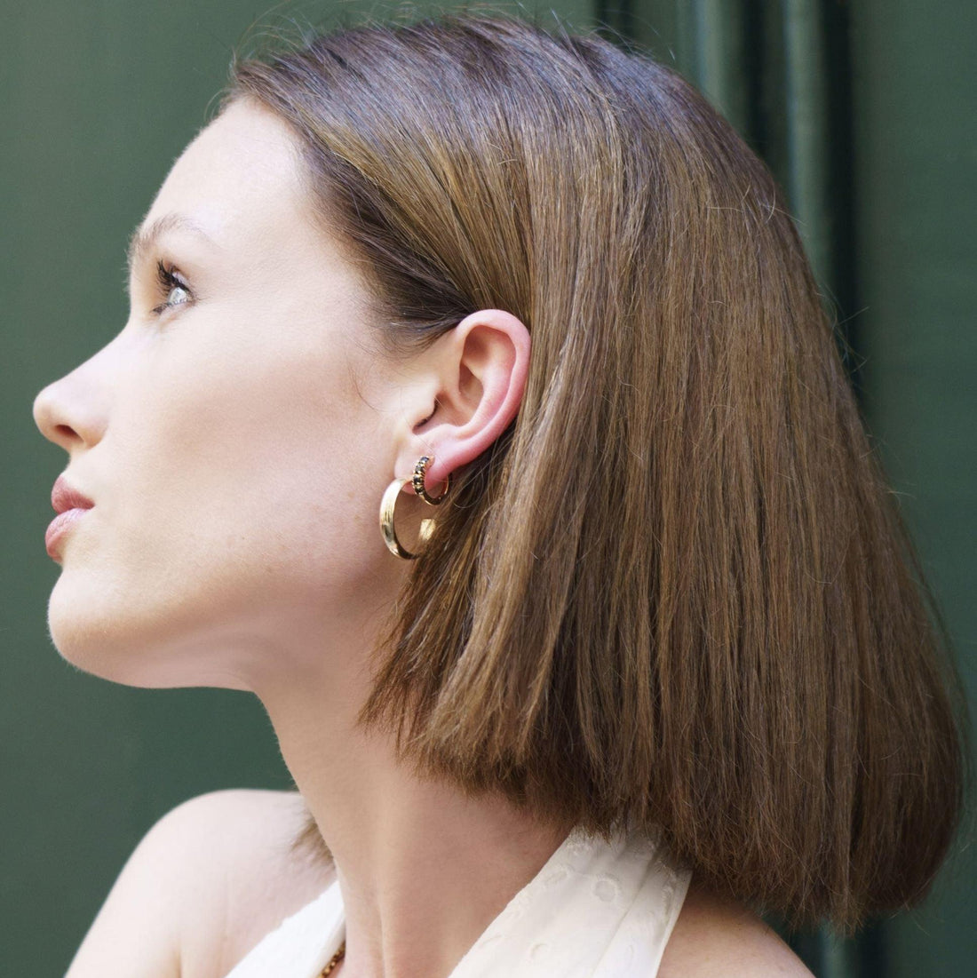 Créole Eva dorée ornée de cinq pierres noires – Jossepo