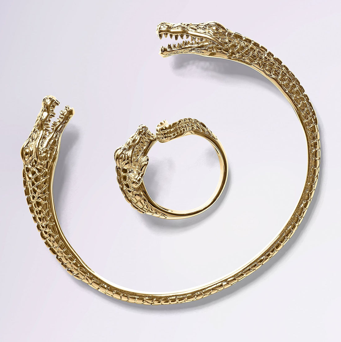 Détail texture aligator jonc plaqué or 18 carats – Jossepo