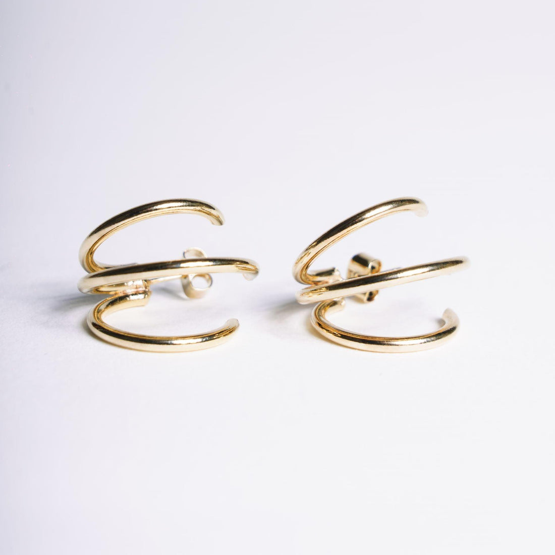 Boucles Teresa – triple anneau doré moderne vue latérale - Jossepo